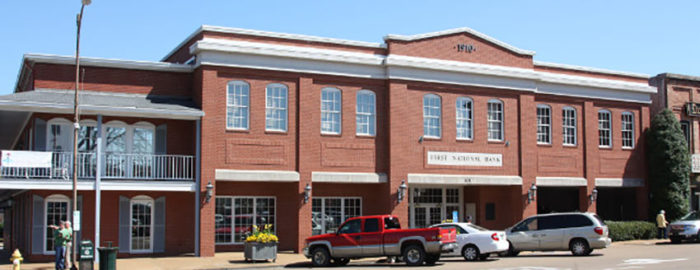 Exterior of FNB Oxford Square Branch